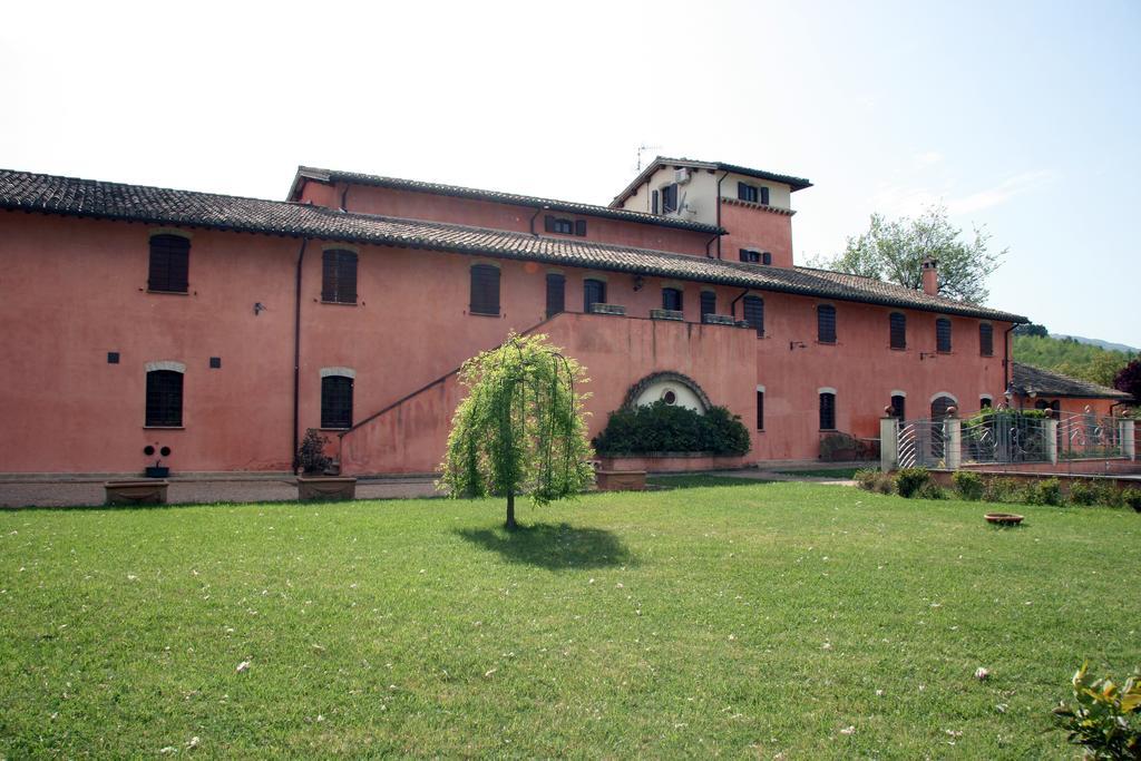 Agriturismo Il Molino Antico - 5 Girasoli 斯波莱托 外观 照片