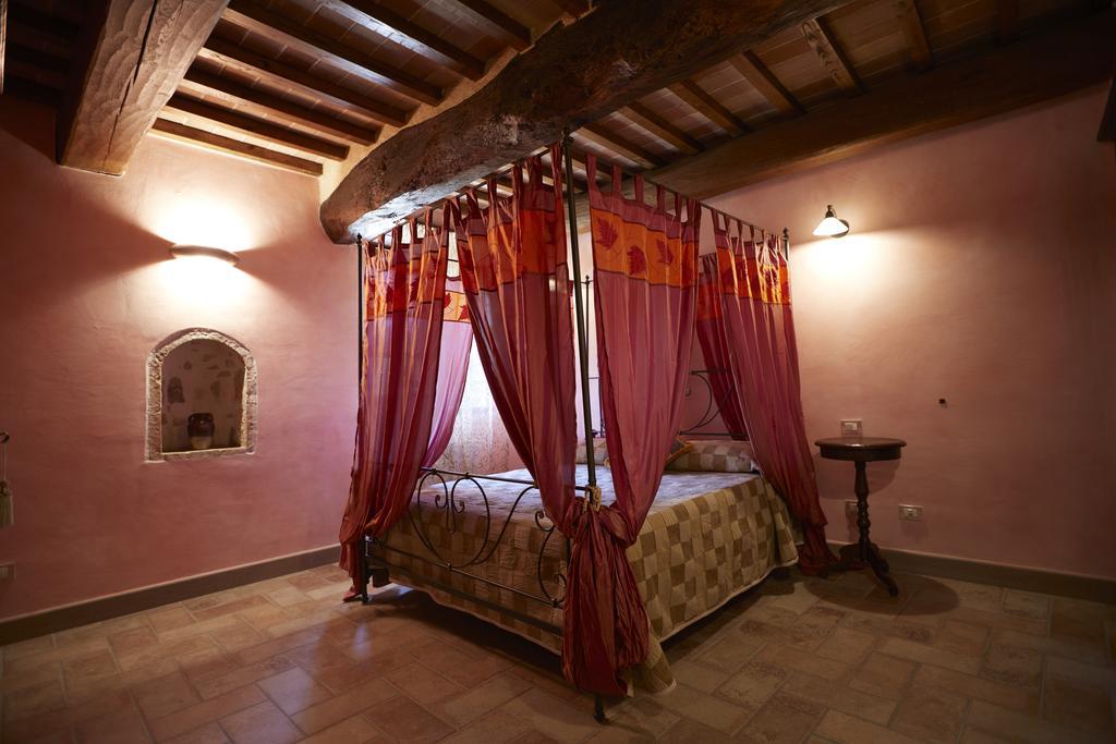 Agriturismo Il Molino Antico - 5 Girasoli 斯波莱托 外观 照片