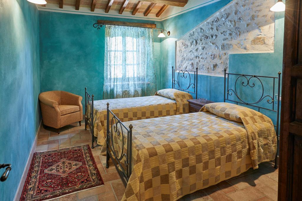 Agriturismo Il Molino Antico - 5 Girasoli 斯波莱托 外观 照片