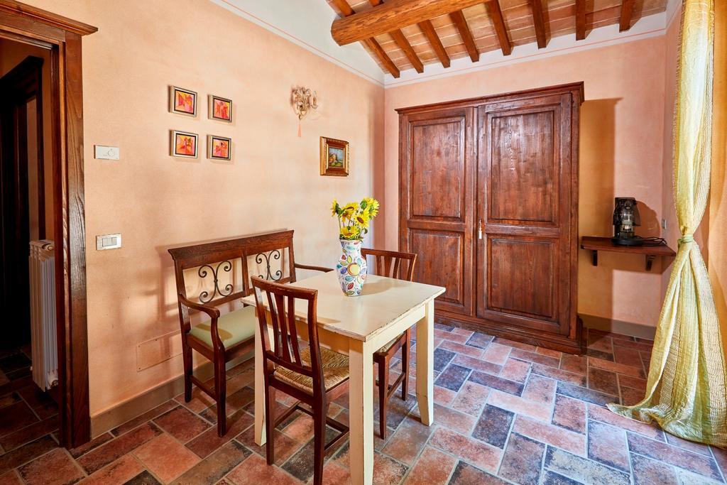 Agriturismo Il Molino Antico - 5 Girasoli 斯波莱托 外观 照片